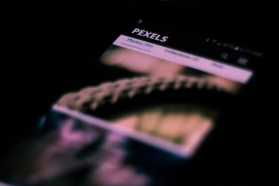 Discovering performers through social media