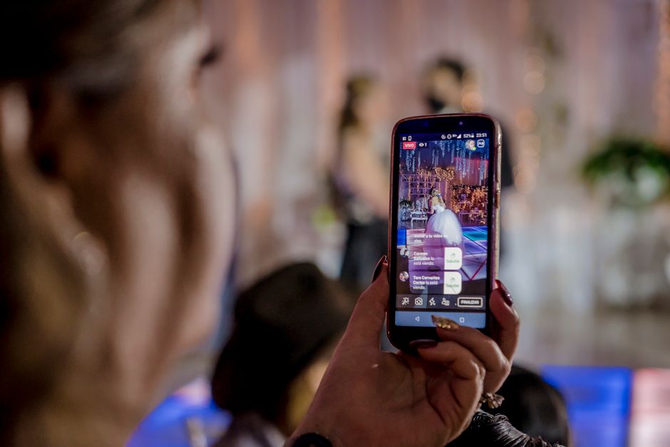High definition live stream displayed on mobile device