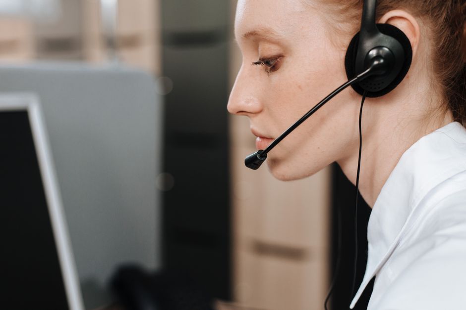 Community manager handling live support on cam platform