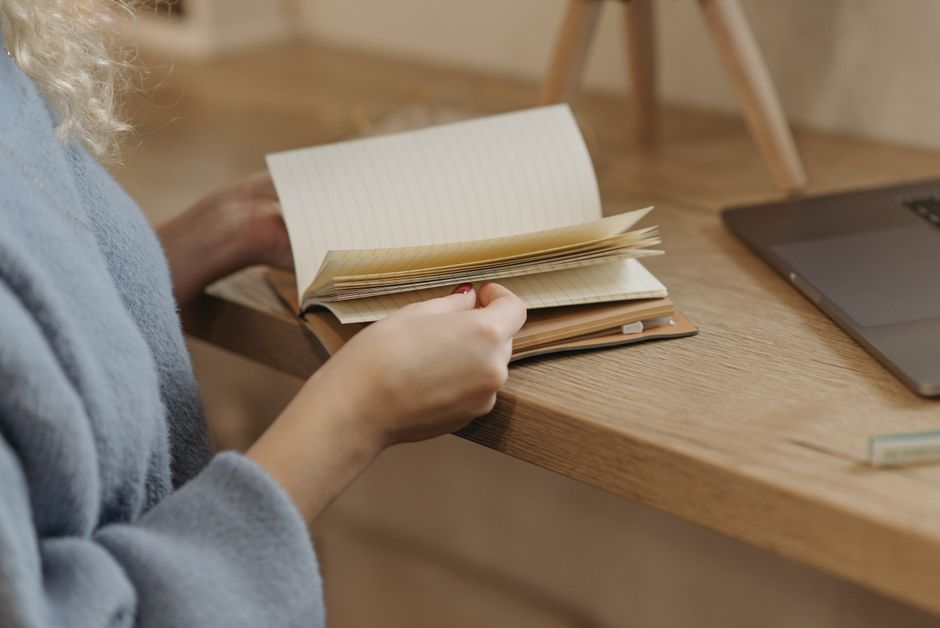 Performer journaling after a stream as part of mental health routine