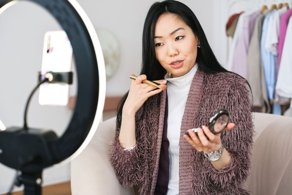 Cam model engaging