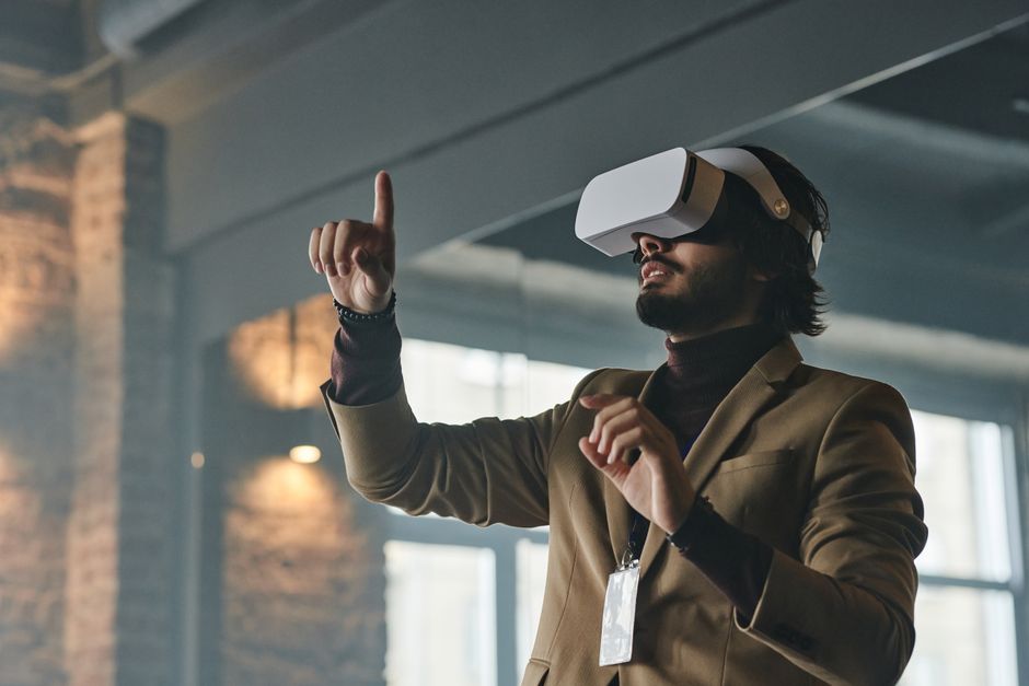 User enjoying VR cam show