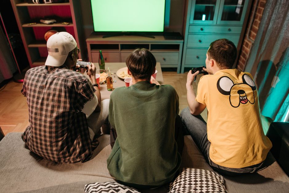 Gamers participating in live cam sessions
